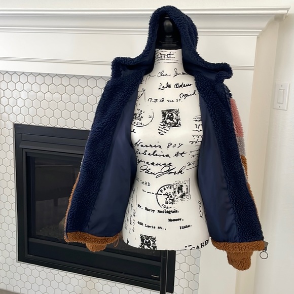 ❌SOLD❌Wild Fable Color Block Teddy Zip Up Hoodie - Picture 4 of 6